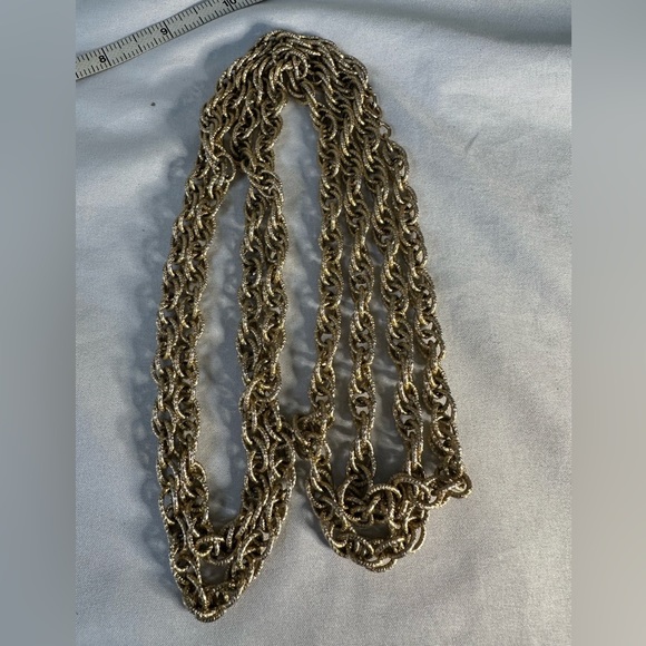 Long vintage goldtone link necklace - Picture 6 of 8